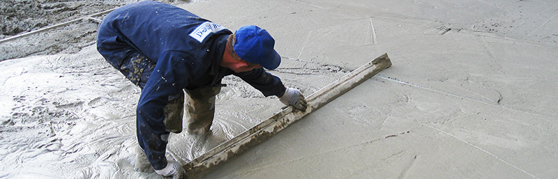 Устройство теплоизолирующих плит по грунту